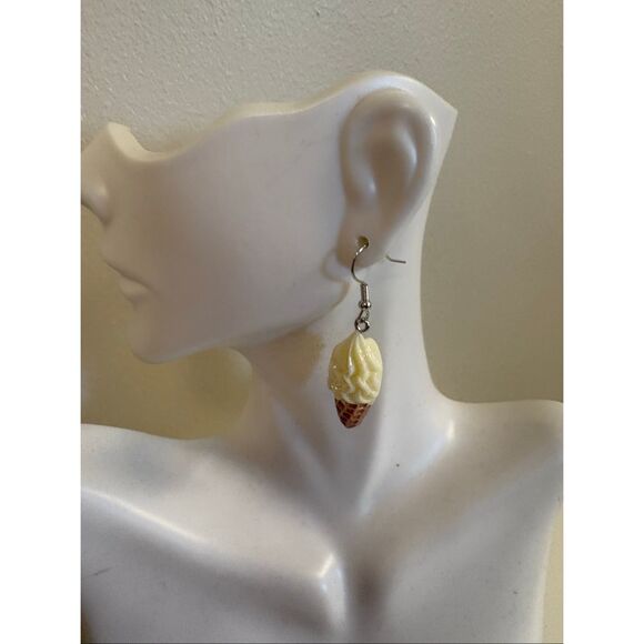 Soft serve ice cream cone statement earrings - Picture 3 of 3